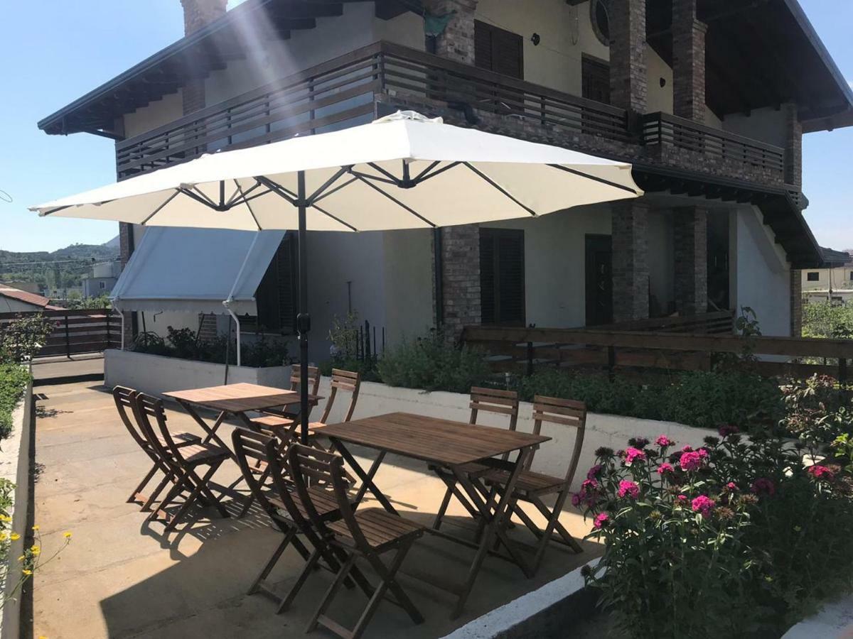 Sara'S Villa Shkodër エクステリア 写真