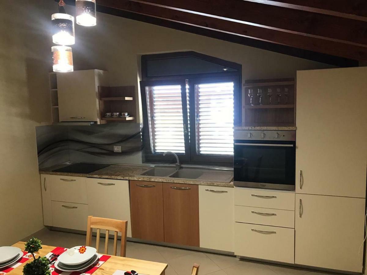 Sara'S Villa Shkodër エクステリア 写真