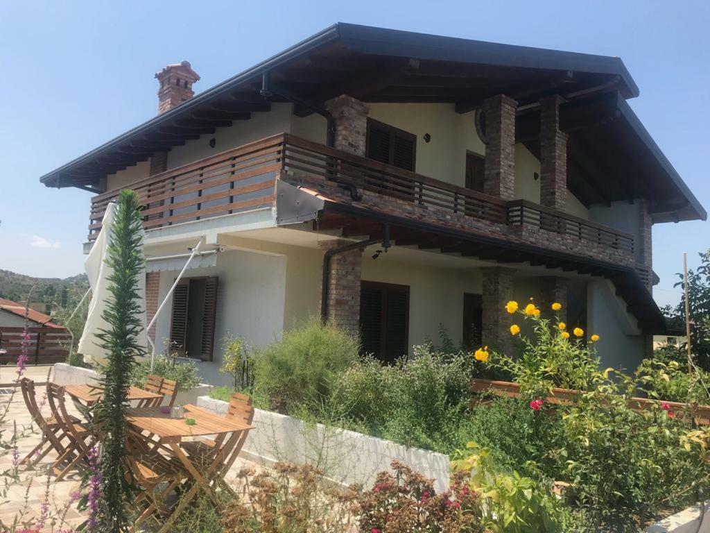 Sara'S Villa Shkodër エクステリア 写真
